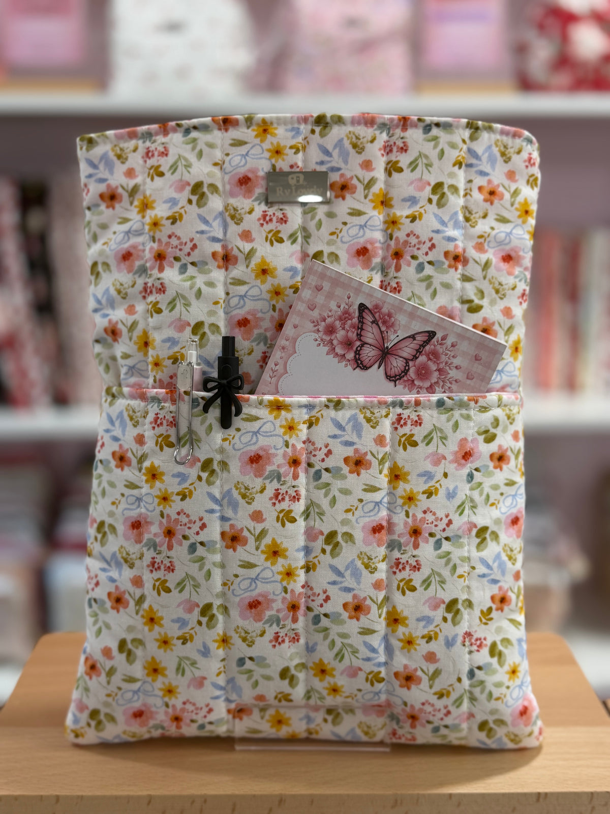 ๐ผ Flower Bow Fields Large Book Sleeve