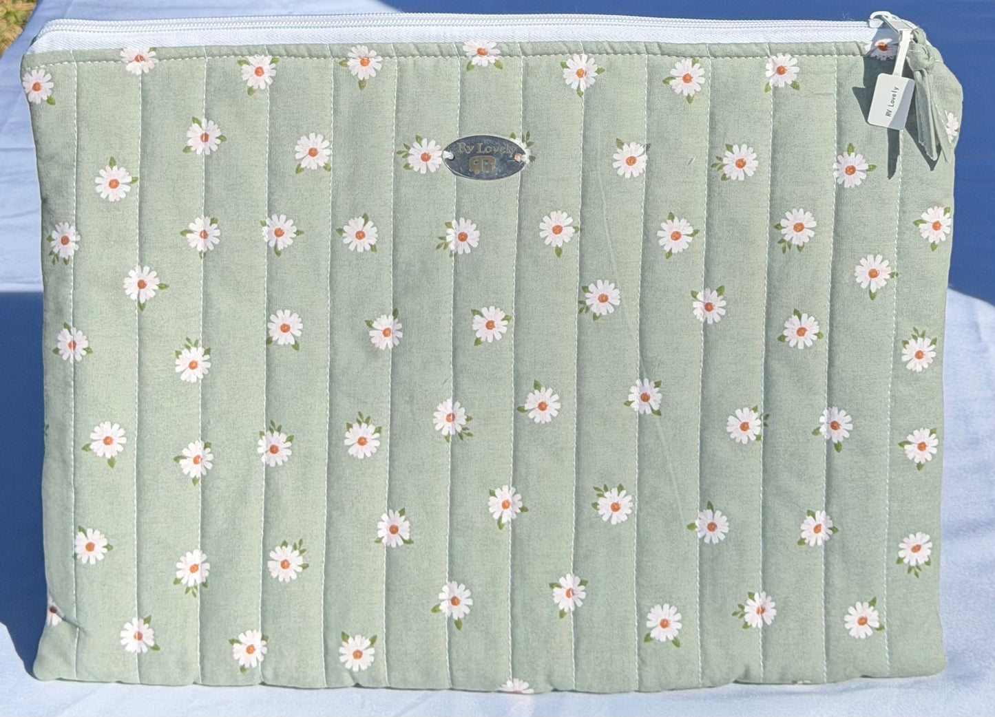 Green Daisy Quilted Laptop Sleeve