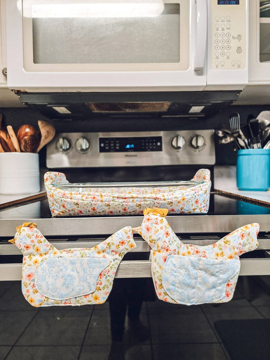Cutie Chicken potholder and Casserole dish set