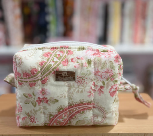 🌸 Small Blushing Paisley Boxy Bag
